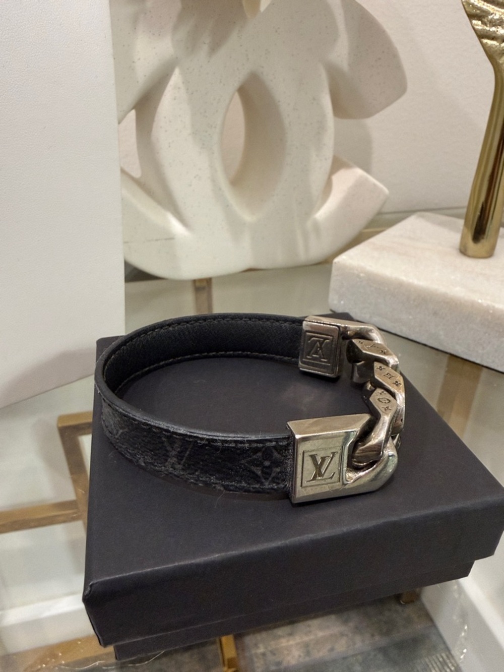 Louis Vuitton Monochain Reverso Bracelet in Monogram Eclipse Black - Picture 3 of 7